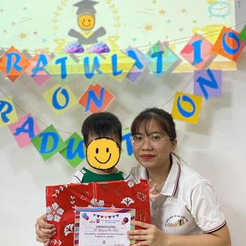 Lễ tốt nghiệp của con
